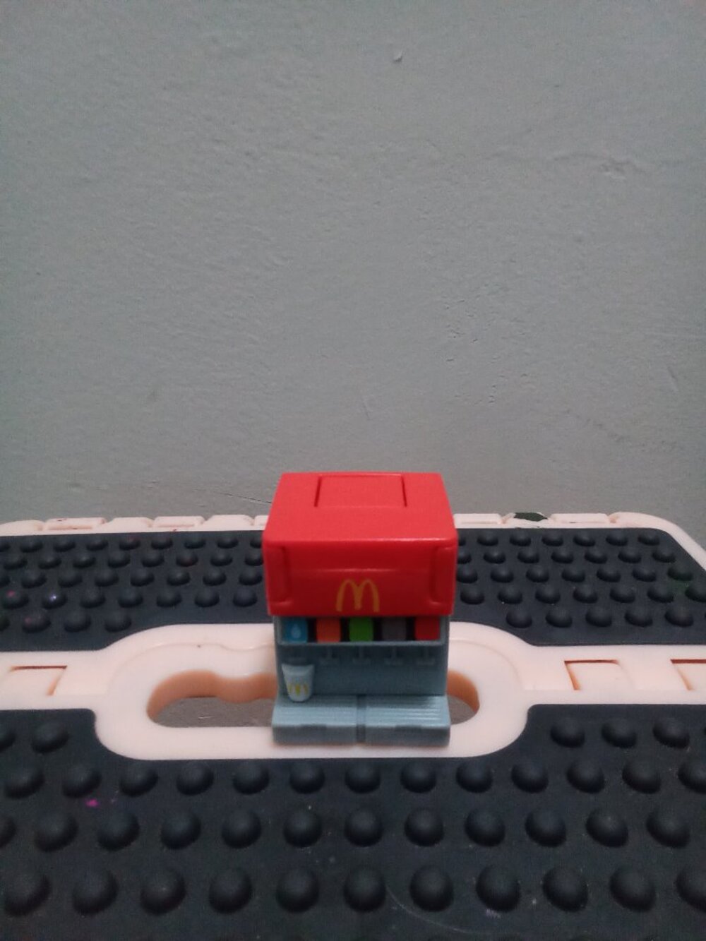 McDonald's Changeables #11 Drinkobius-999 Transforming Soda Dispenser Toy